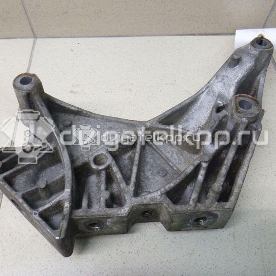 Фото Кронштейн двигателя правый  06J199207P для seat Altea