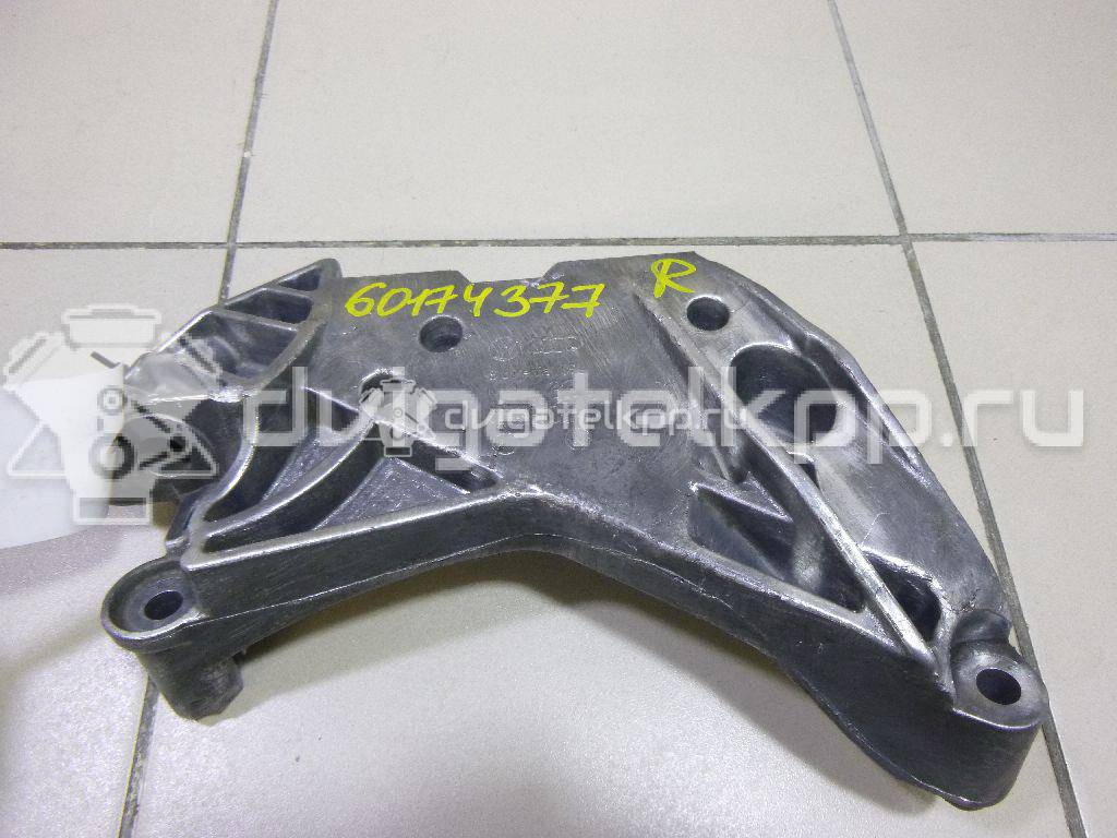 Фото Кронштейн двигателя правый  06J199207P для seat Altea {forloop.counter}}