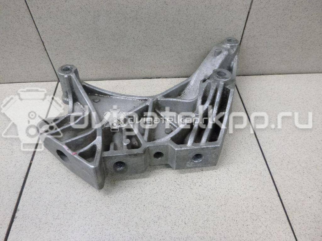 Фото Кронштейн двигателя правый  06J199207P для seat Altea {forloop.counter}}