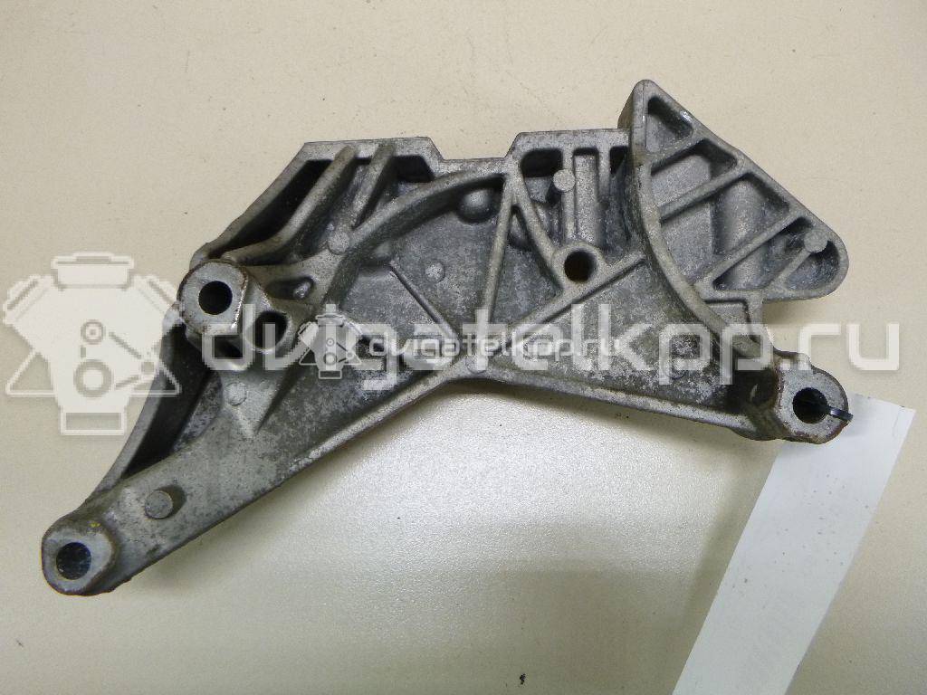 Фото Кронштейн двигателя правый  06J199207P для seat Altea {forloop.counter}}