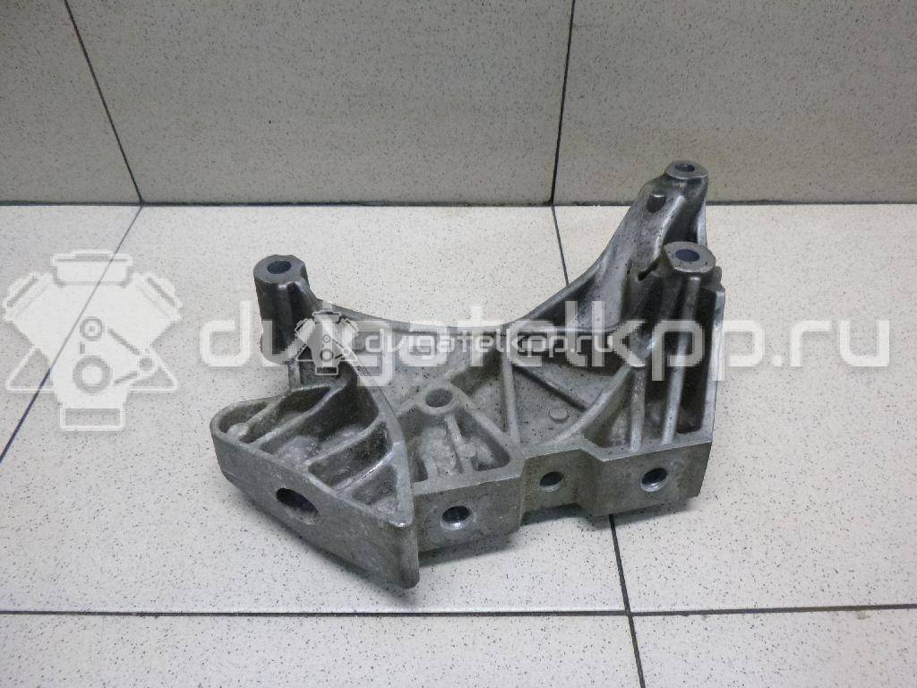 Фото Кронштейн двигателя правый  06J199207P для seat Altea {forloop.counter}}