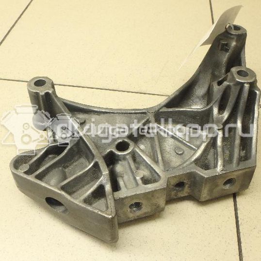 Фото Кронштейн двигателя правый  06J199207P для seat Altea