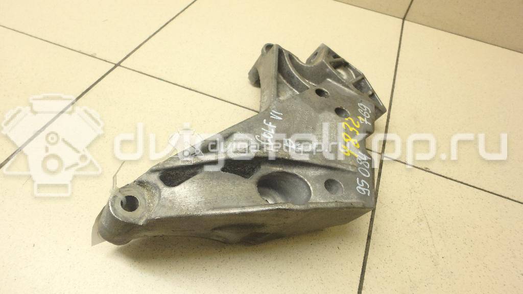 Фото Кронштейн двигателя правый  06J199207P для seat Altea {forloop.counter}}
