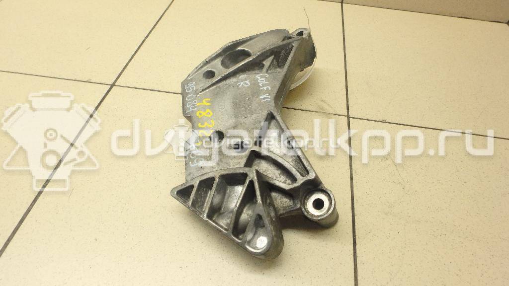 Фото Кронштейн двигателя правый  06J199207P для seat Altea {forloop.counter}}