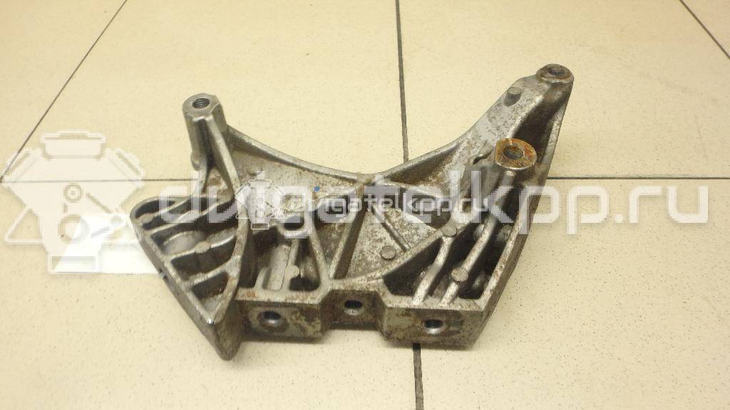 Фото Кронштейн двигателя правый  06J199207P для seat Altea {forloop.counter}}