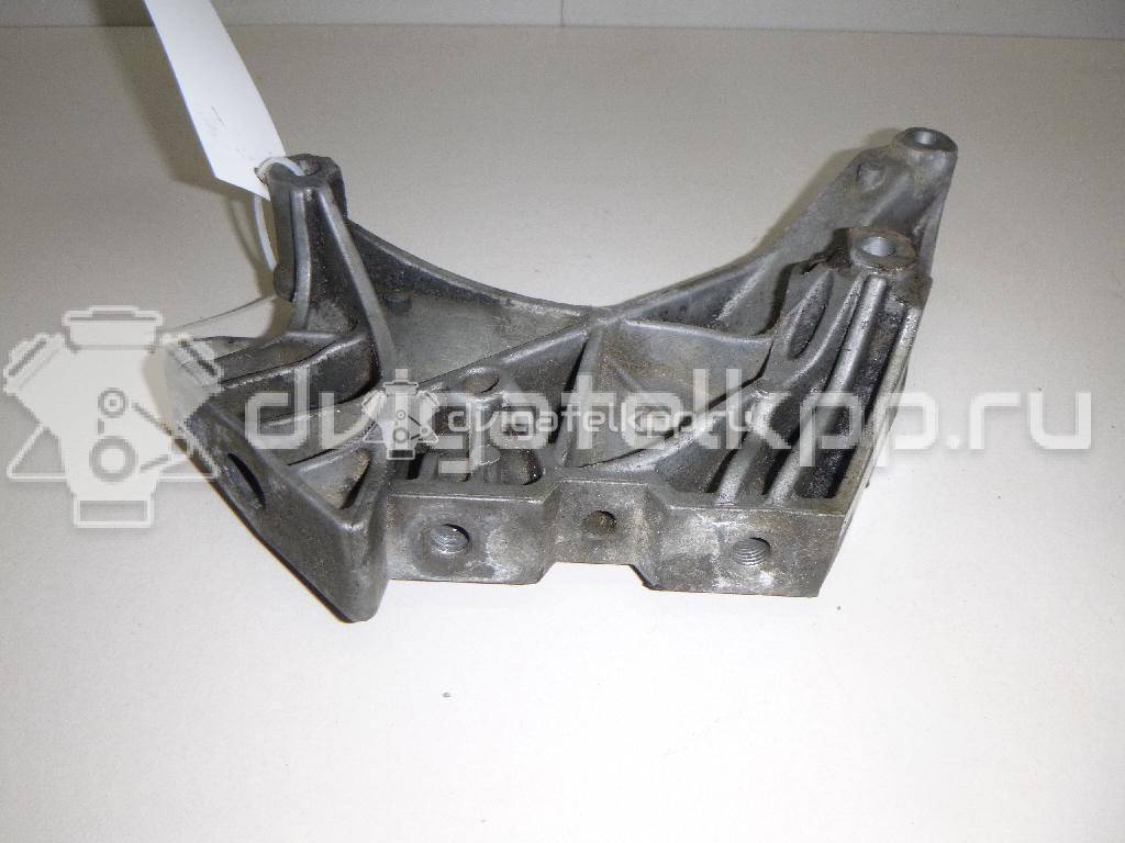Фото Кронштейн двигателя правый  06J199207P для seat Altea {forloop.counter}}