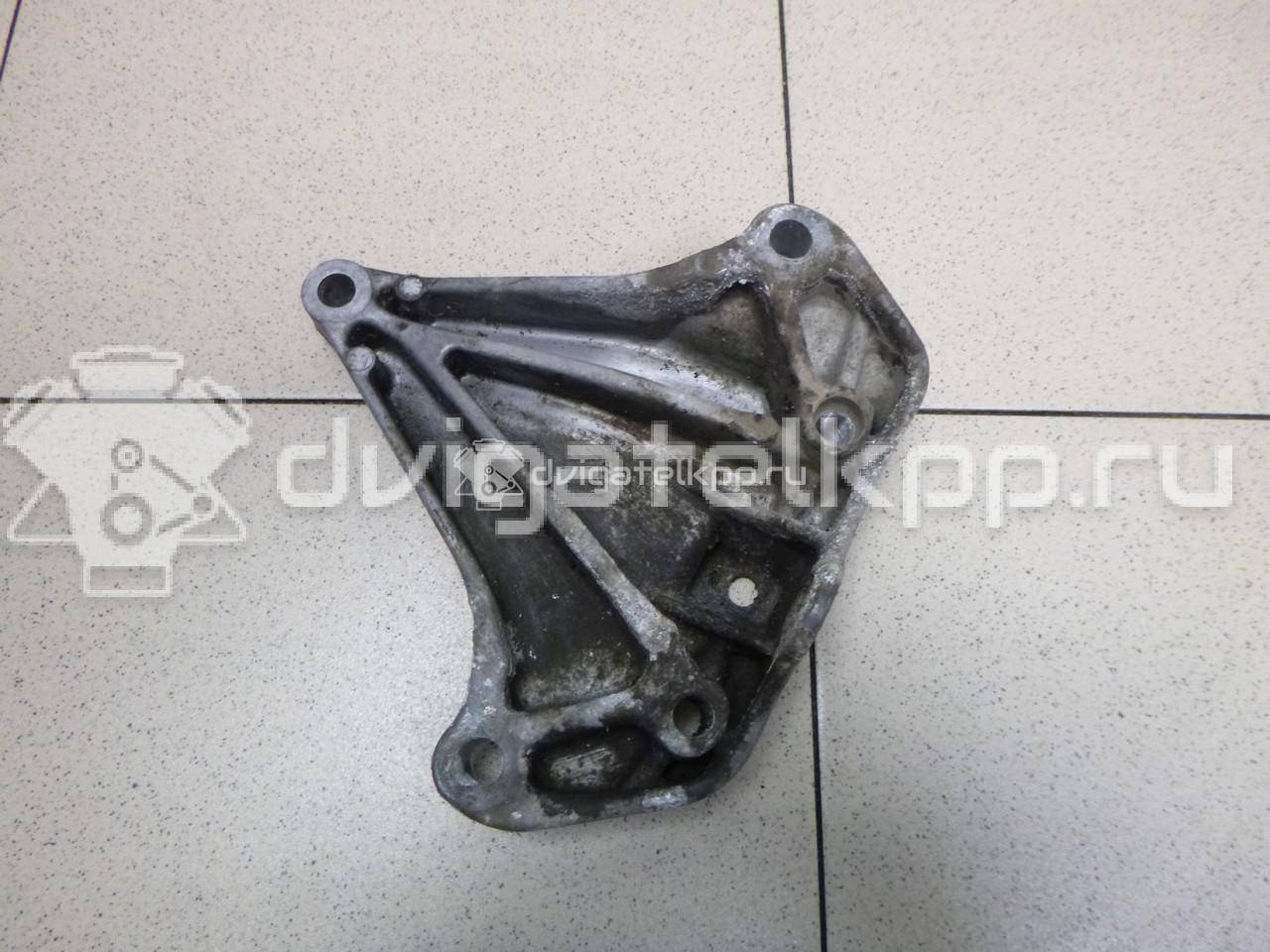 Фото Кронштейн КПП левый  1k0199117bb для audi A3 [8P1] {forloop.counter}}
