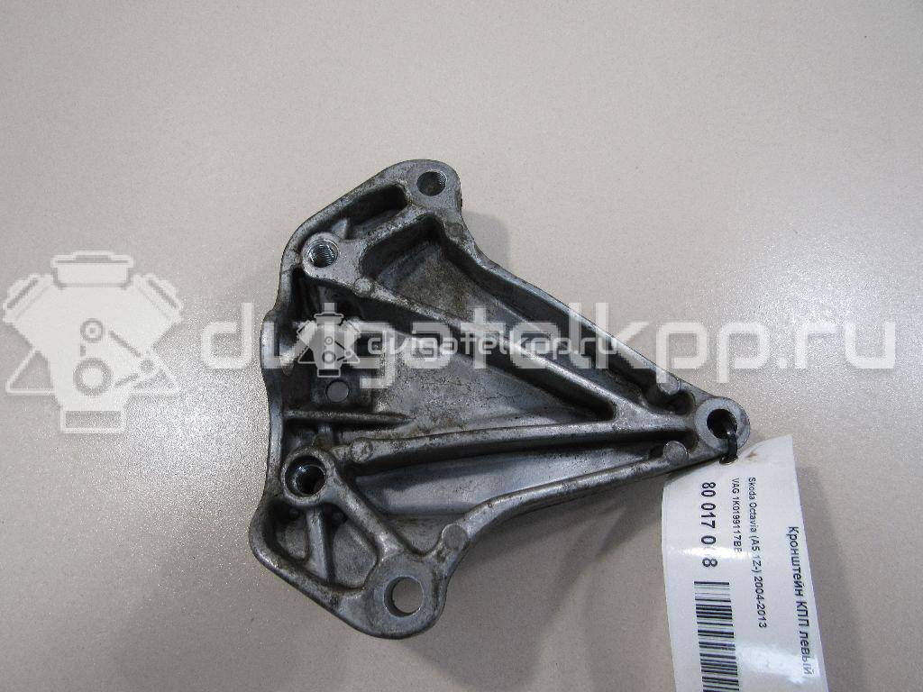 Фото Кронштейн КПП левый  1K0199117BB для skoda Octavia (A5 1Z-) {forloop.counter}}