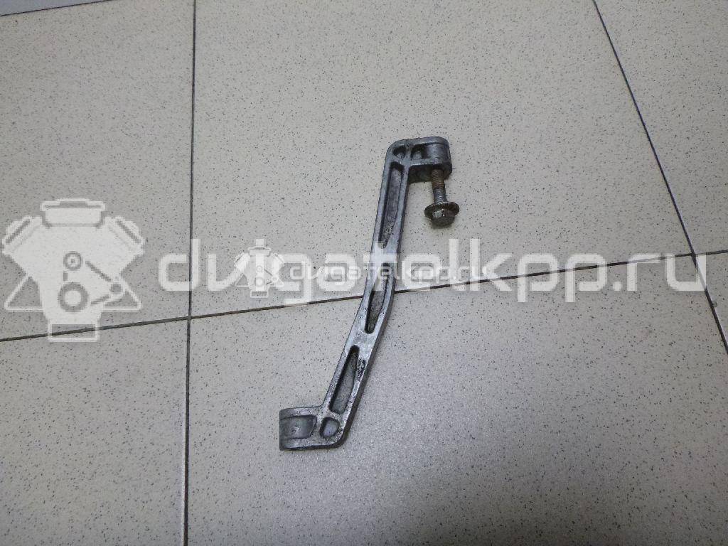 Фото Кронштейн КПП  1K0199359F для skoda Octavia (A5 1Z-) {forloop.counter}}