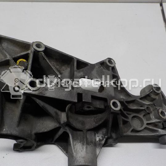 Фото Кронштейн генератора  038903143M для skoda Superb