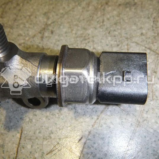 Фото Рейка топливная (рампа)  для Volkswagen Golf