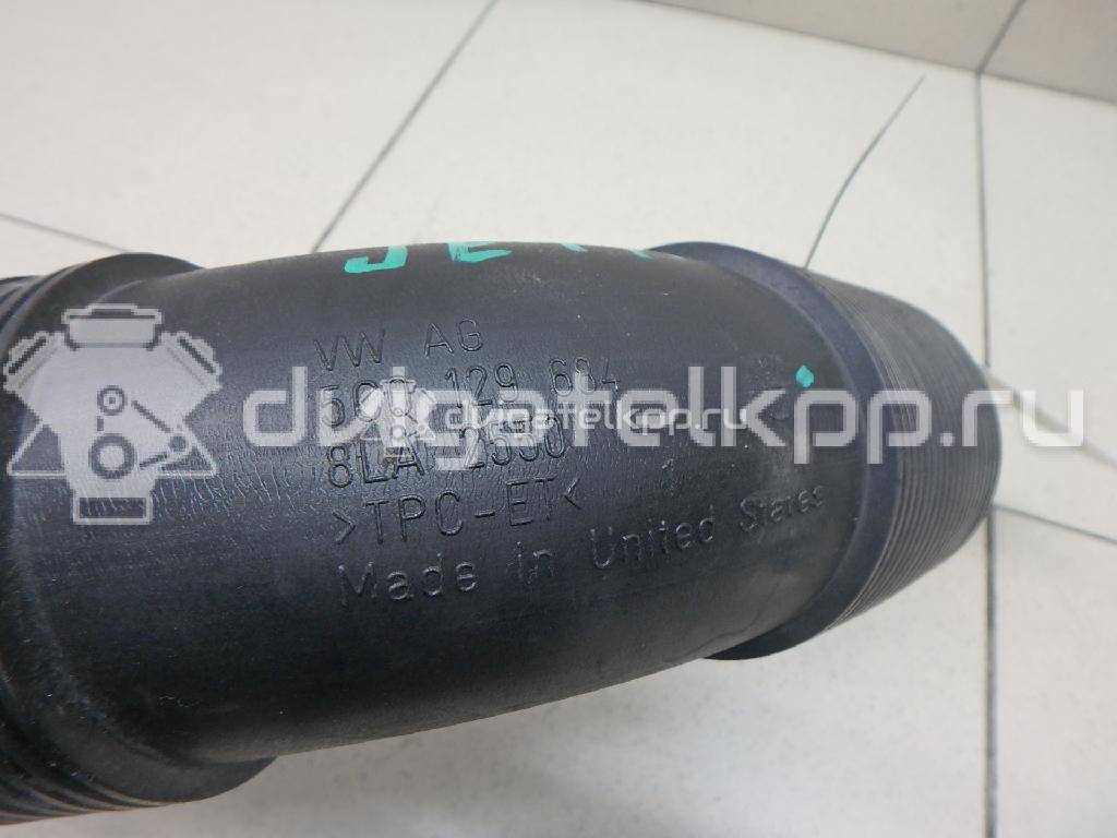 Фото Патрубок воздушного фильтра  для Volkswagen Passat / Beetle / Jetta {forloop.counter}}