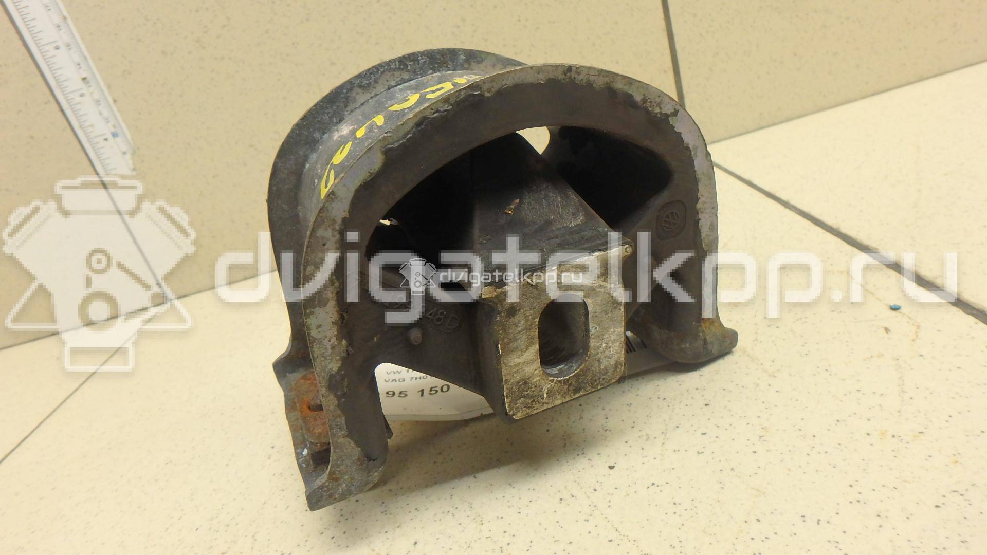 Фото Опора двигателя передняя  7H0199848D для Volkswagen Transporter / Multivan {forloop.counter}}