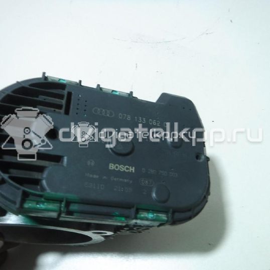 Фото Заслонка дроссельная электрическая  078133062C для vw Passat [B5]