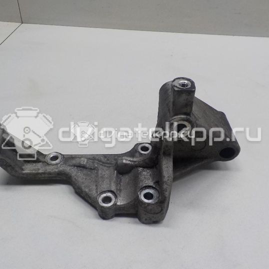 Фото Кронштейн генератора для двигателя D4CB для Hyundai / Kia 129-178 л.с 16V 2.5 л Дизельное топливо 374724A011