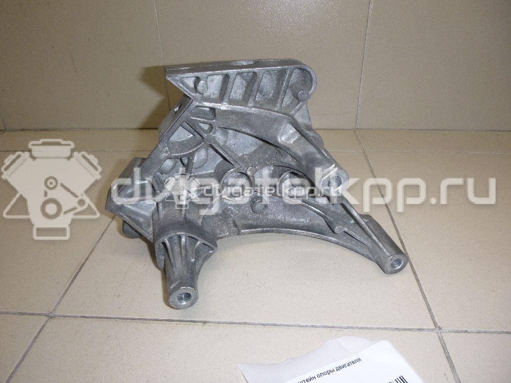 Фото Кронштейн опоры двигателя  06F199207Q для audi A3 [8P1] {forloop.counter}}