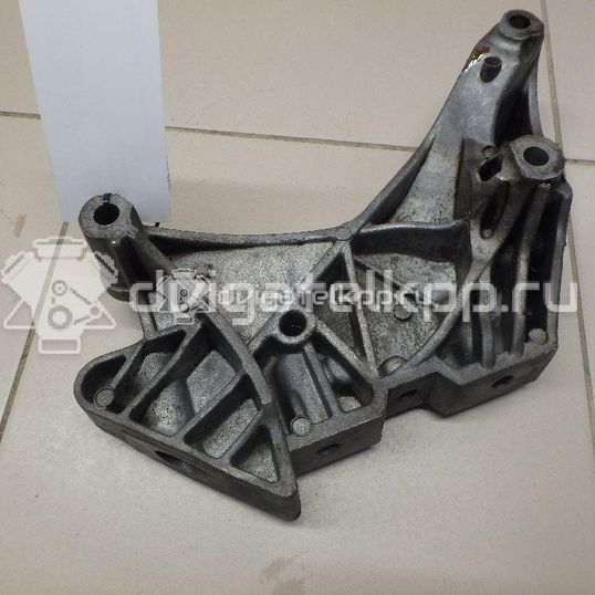 Фото Кронштейн двигателя правый  06J199207P для audi A3 [8P1]