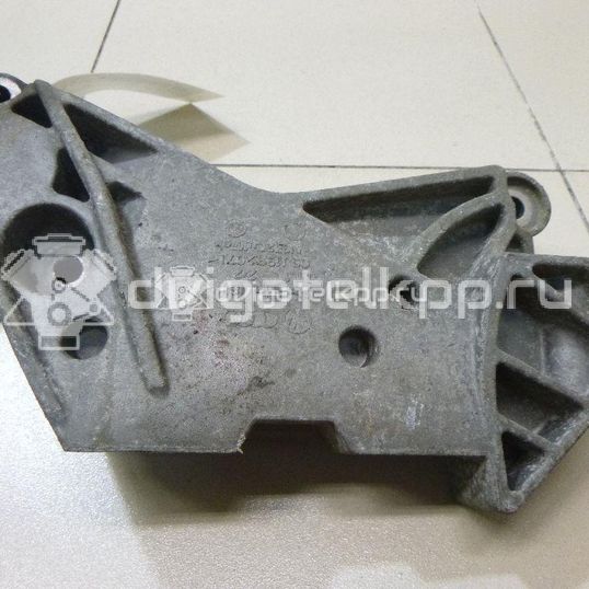 Фото Кронштейн двигателя правый  06J199207P для audi A3 [8P1]