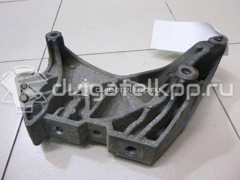 Фото Кронштейн двигателя правый  06J199207P для audi A3 [8P1] {forloop.counter}}