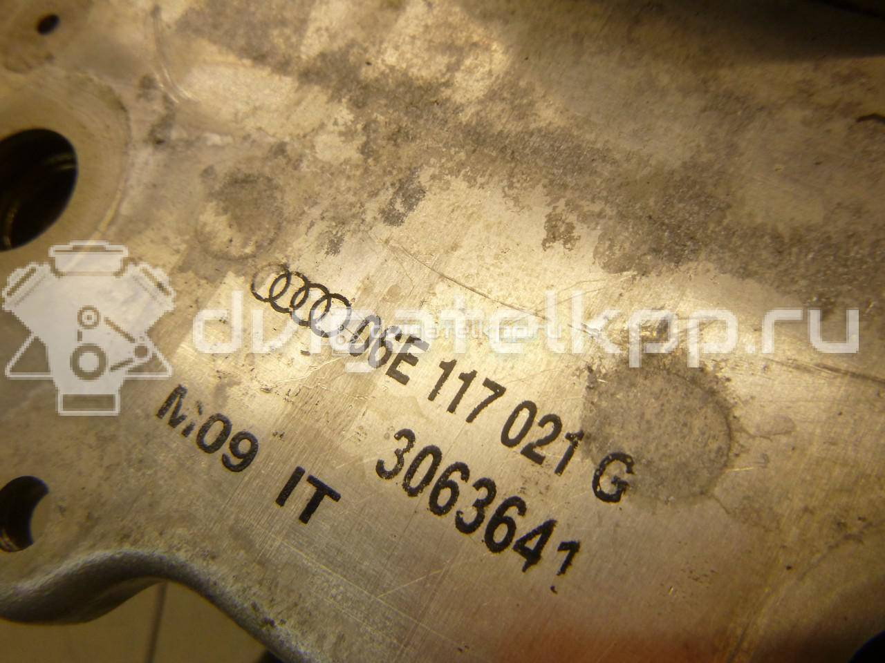 Фото Радиатор масляный  06e117021g для Audi A4 / A6 / A5 / A8 / Q5 {forloop.counter}}