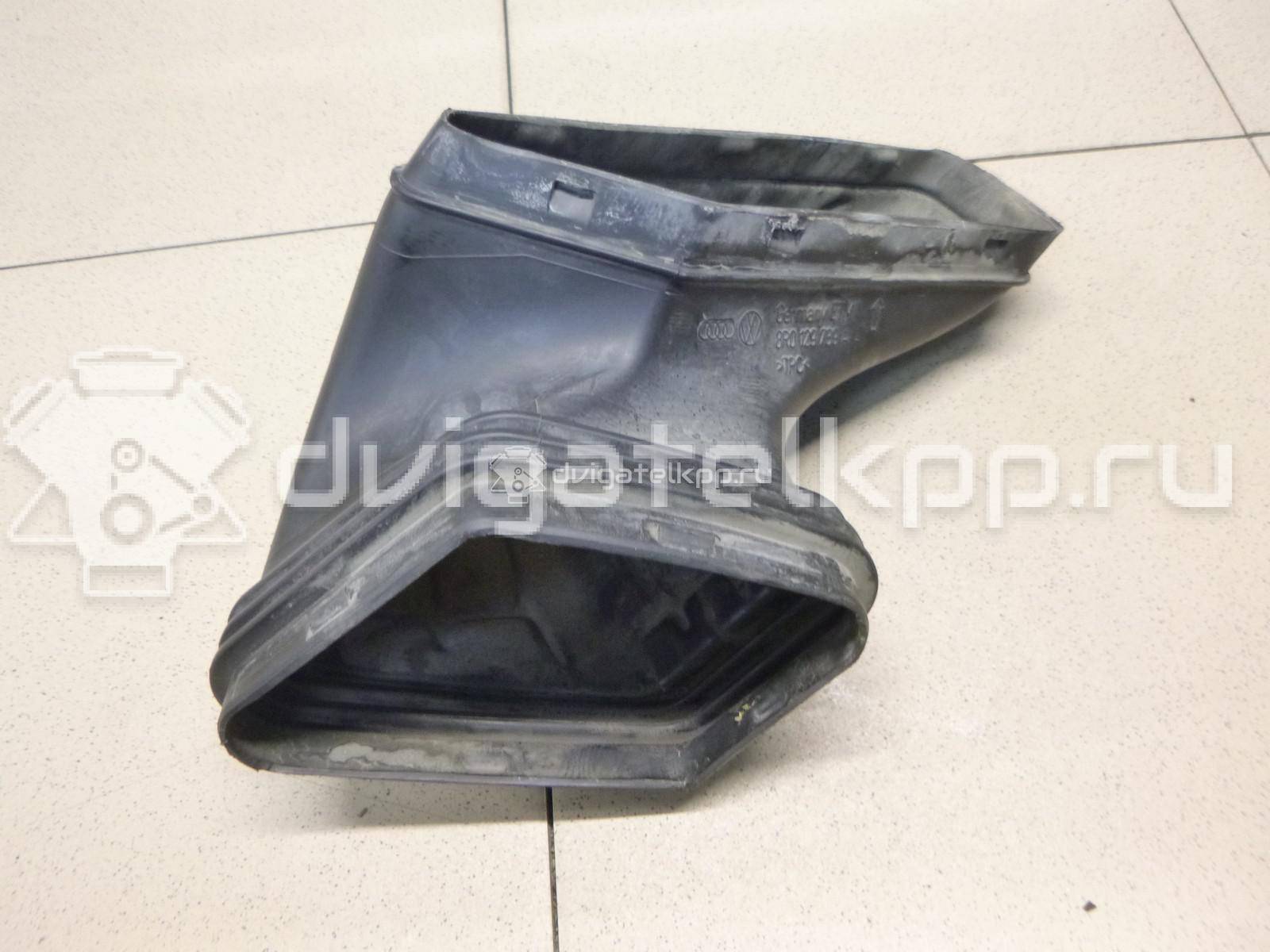 Фото Воздуховод  8R0129739A для audi A4 [B8] {forloop.counter}}