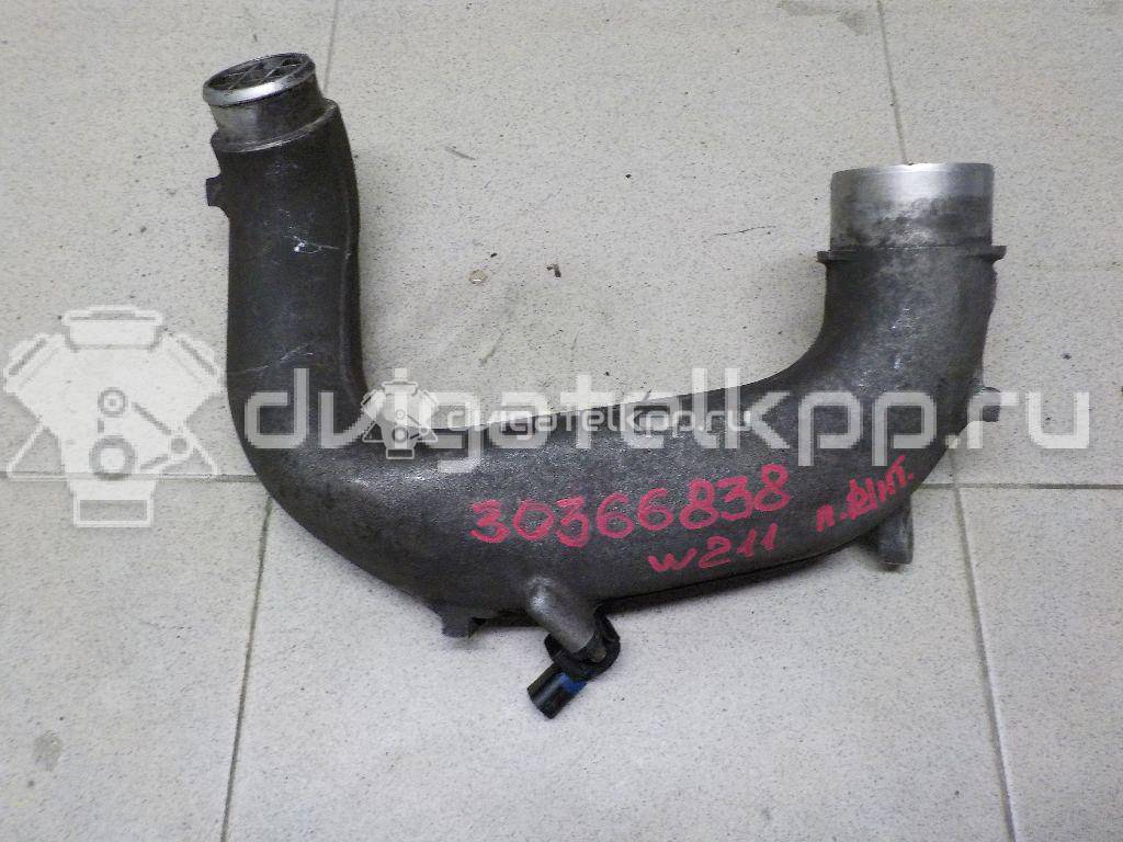 Фото Патрубок интеркулера для двигателя OM 628.960 (OM628) для Mercedes-Benz S-Class 250-260 л.с 32V 4.0 л Дизельное топливо 6280900429 {forloop.counter}}