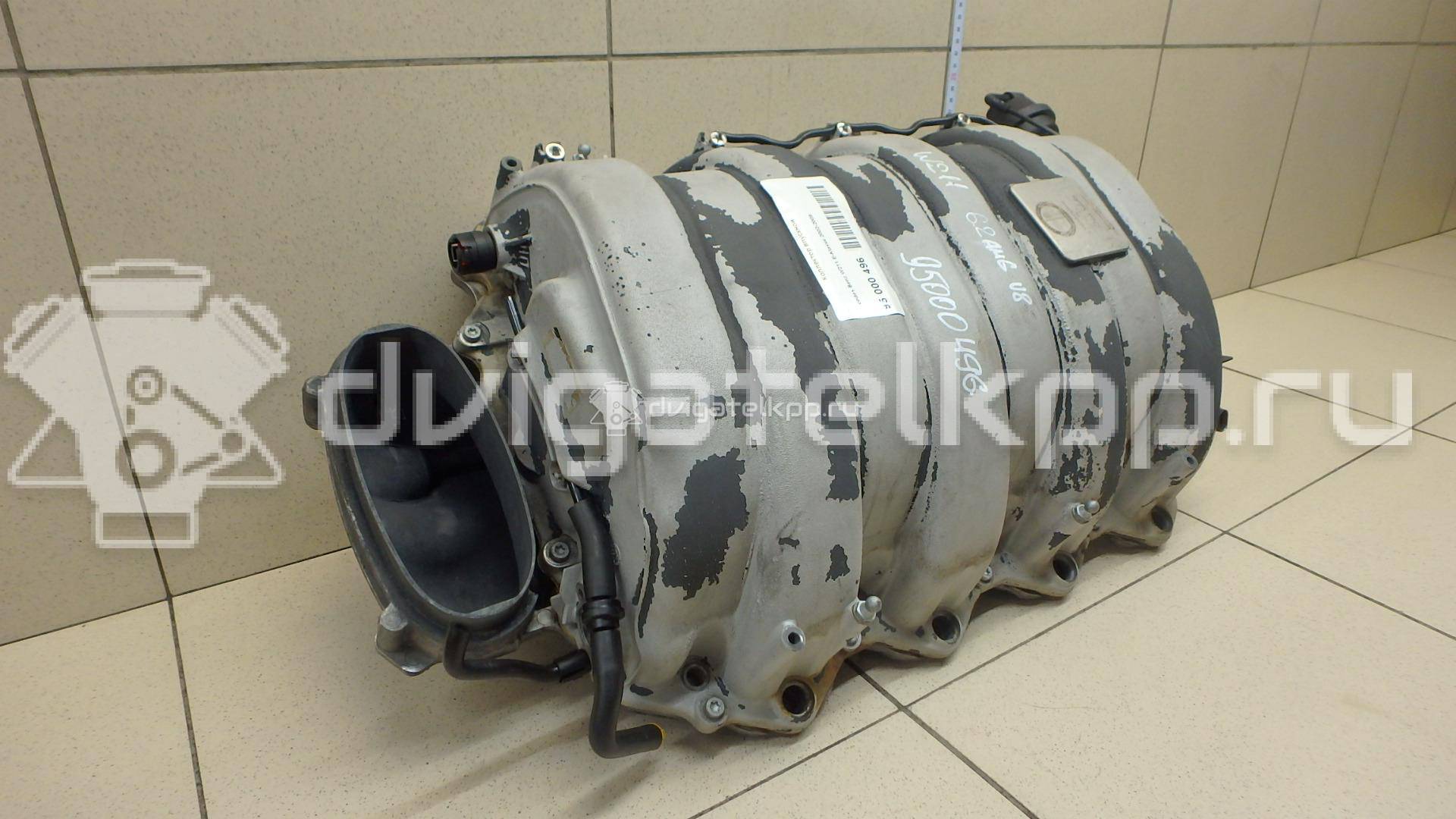 Фото Коллектор впускной для двигателя M 156.983 (M156 E63) для Mercedes-Benz Cls / E-Class 514 л.с 32V 6.2 л бензин 1561410801 {forloop.counter}}
