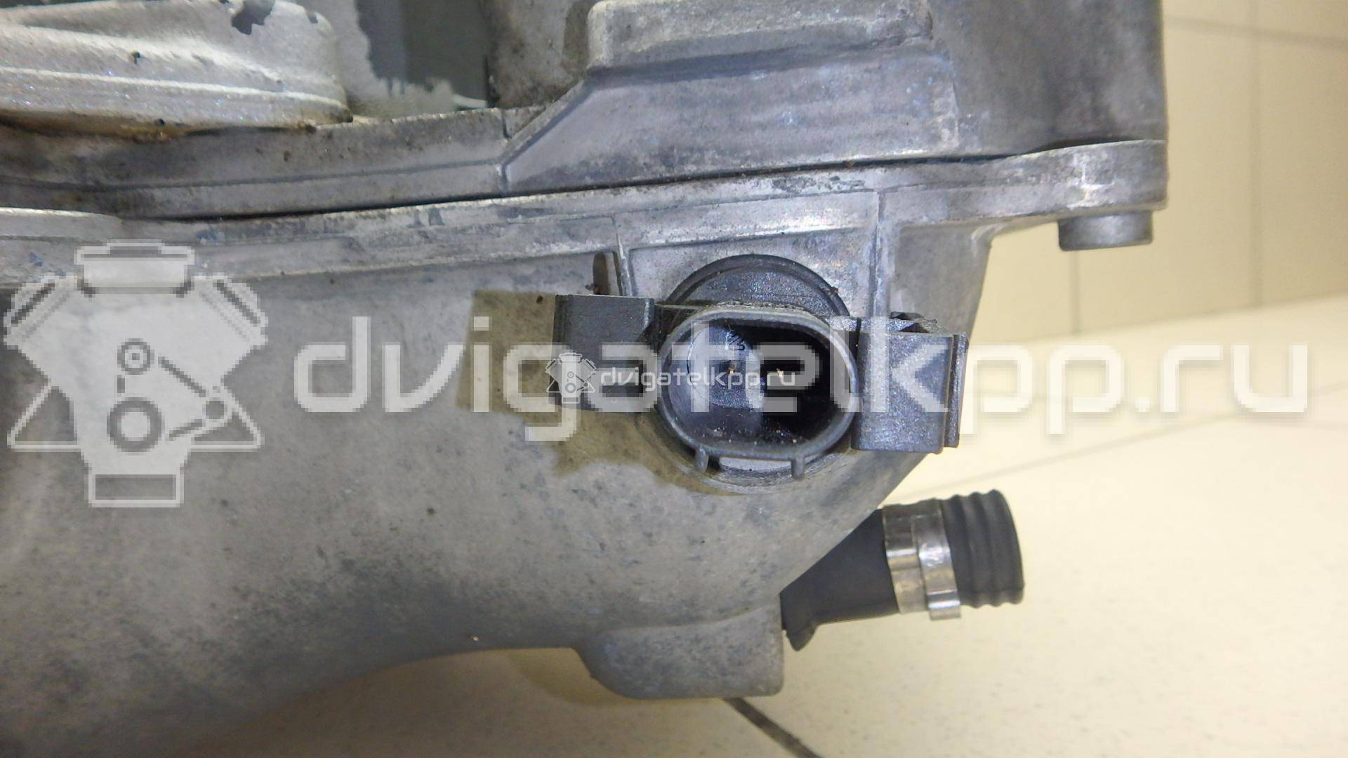 Фото Коллектор впускной для двигателя M 156.983 (M156 E63) для Mercedes-Benz Cls / E-Class 514 л.с 32V 6.2 л бензин 1561410801 {forloop.counter}}
