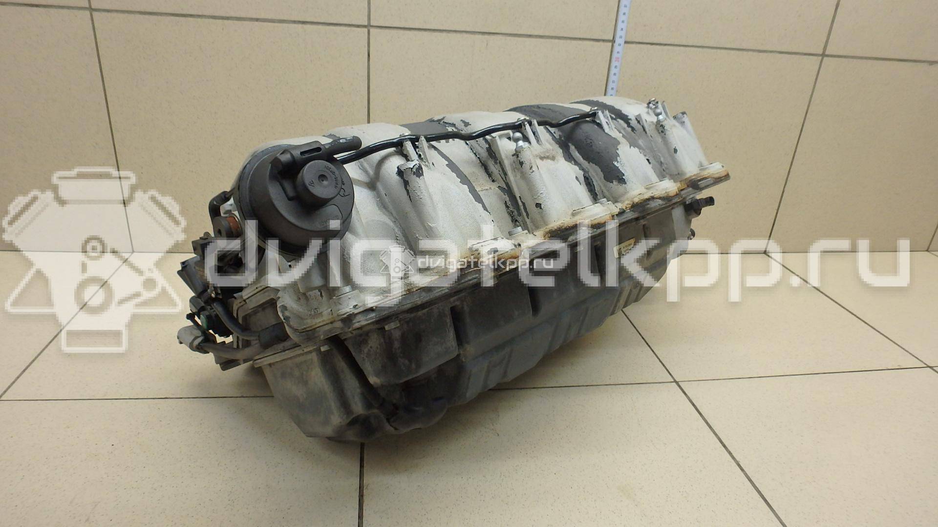 Фото Коллектор впускной для двигателя M 156.983 (M156 E63) для Mercedes-Benz Cls / E-Class 514 л.с 32V 6.2 л бензин 1561410801 {forloop.counter}}
