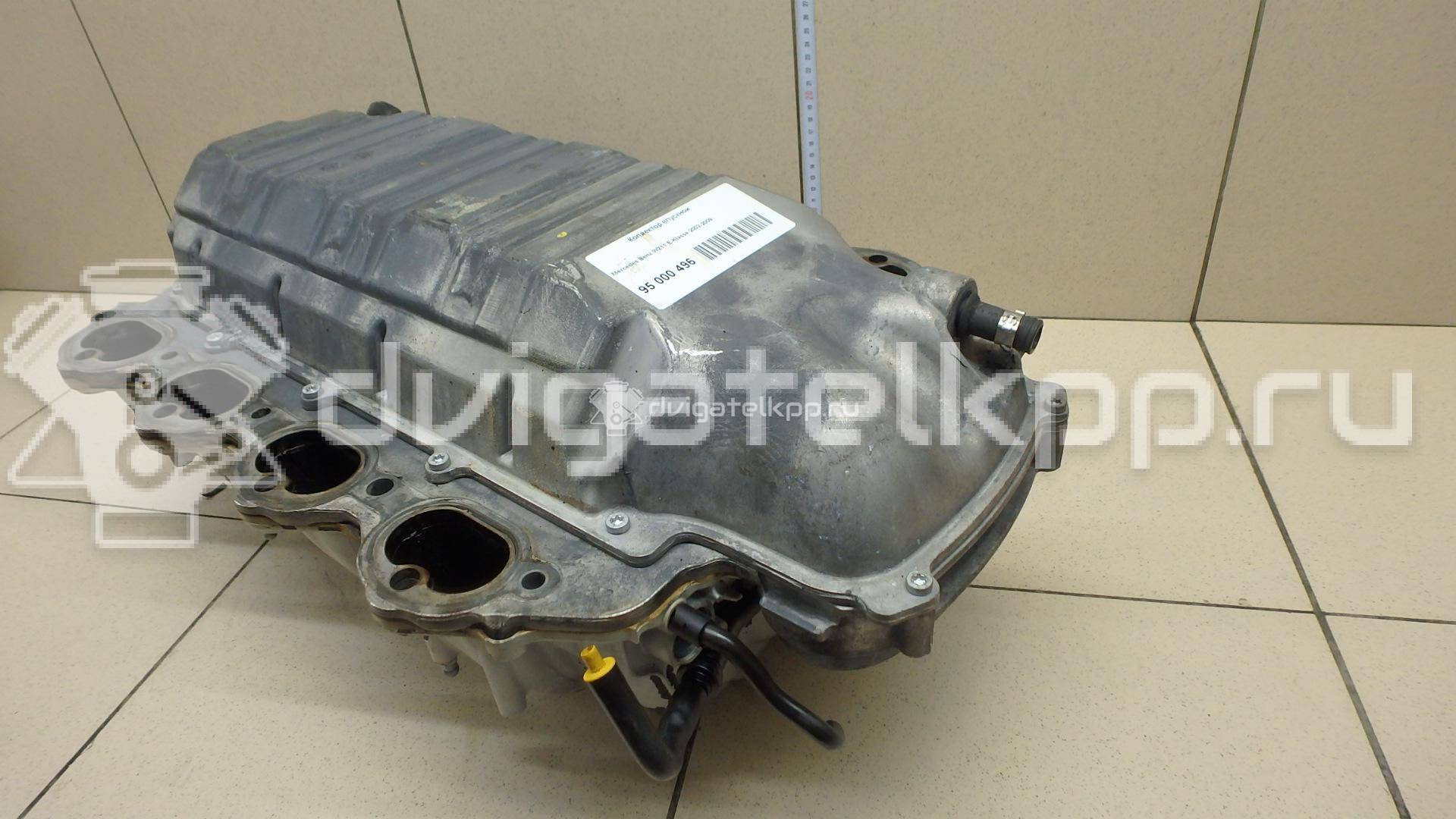 Фото Коллектор впускной для двигателя M 156.983 (M156 E63) для Mercedes-Benz Cls / E-Class 514 л.с 32V 6.2 л бензин 1561410801 {forloop.counter}}
