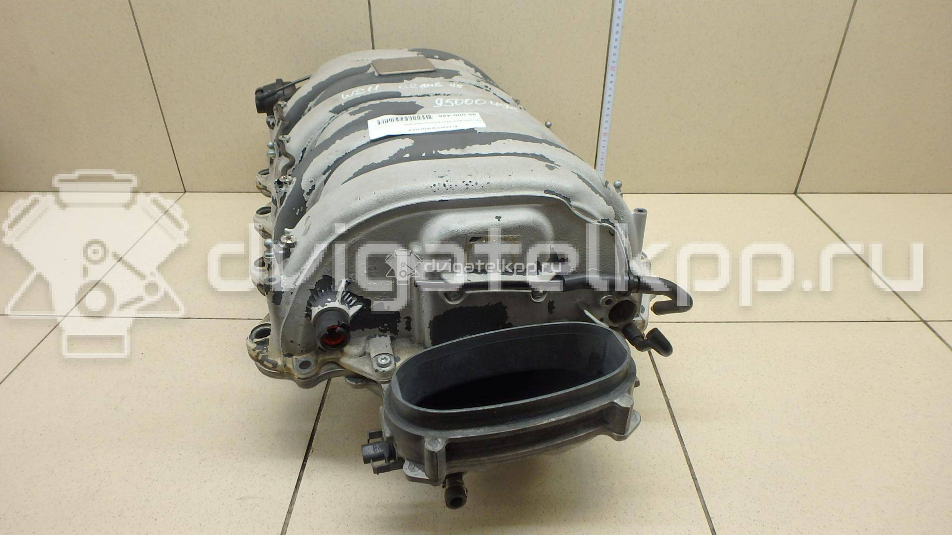 Фото Коллектор впускной для двигателя M 156.983 (M156 E63) для Mercedes-Benz Cls / E-Class 514 л.с 32V 6.2 л бензин 1561410801 {forloop.counter}}