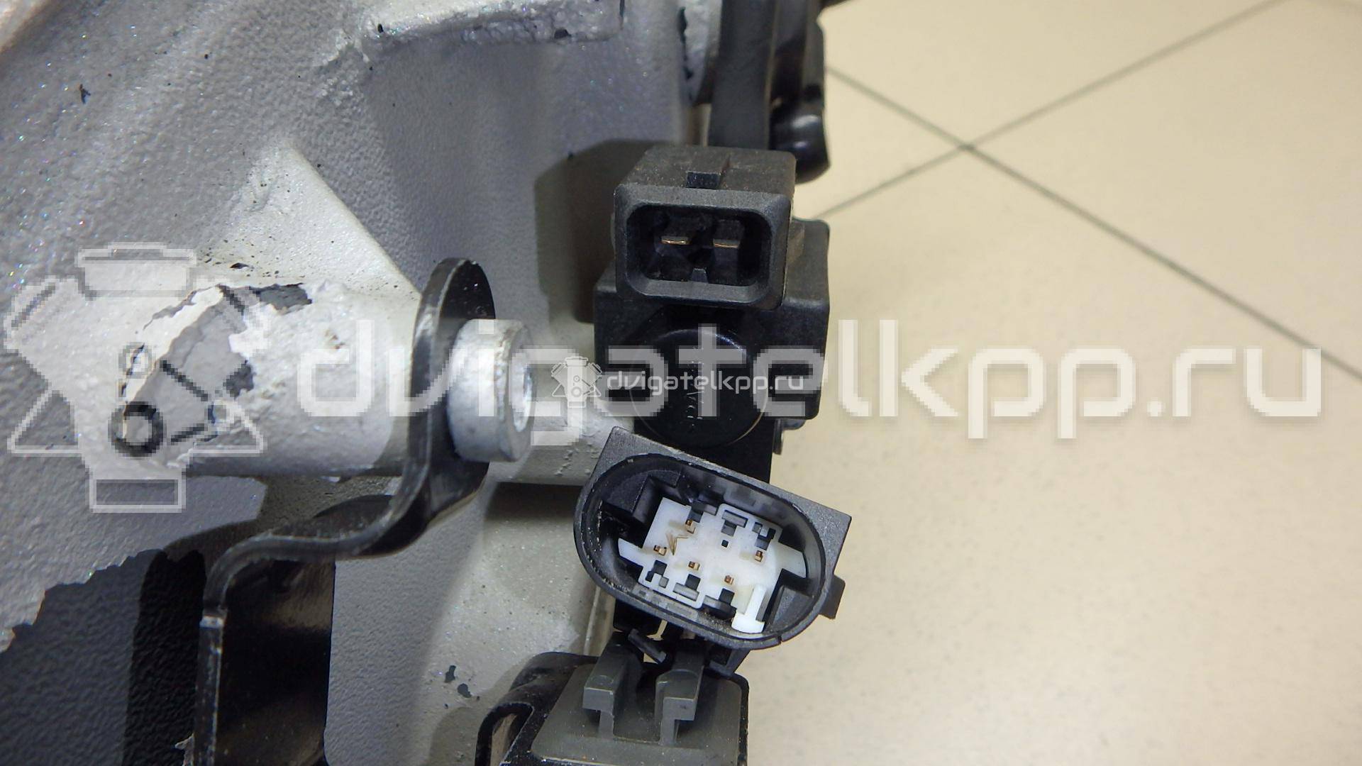 Фото Коллектор впускной для двигателя M 156.983 (M156 E63) для Mercedes-Benz Cls / E-Class 514 л.с 32V 6.2 л бензин 1561410801 {forloop.counter}}