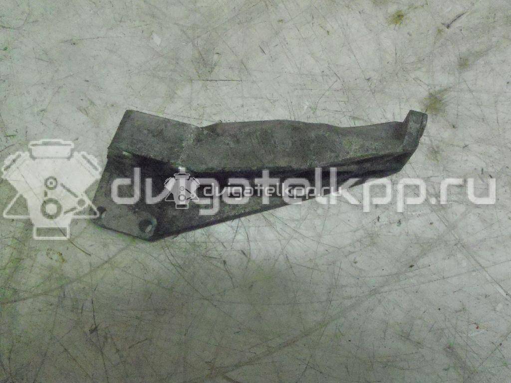 Фото Кронштейн генератора для двигателя OM 601.942 (OM 601) для Mercedes-Benz Vito 79 л.с 8V 2.3 л Дизельное топливо 6011550395 {forloop.counter}}