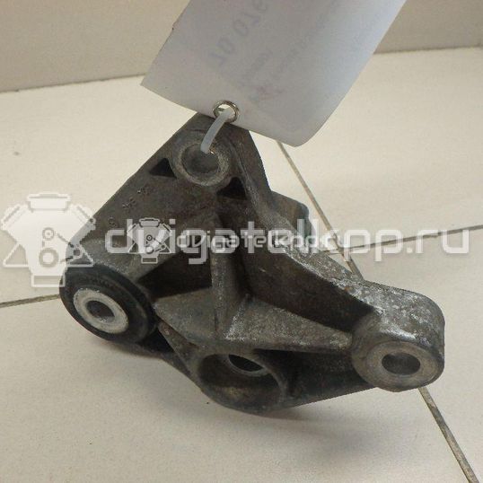 Фото Кронштейн КПП  1306901 для volvo S40