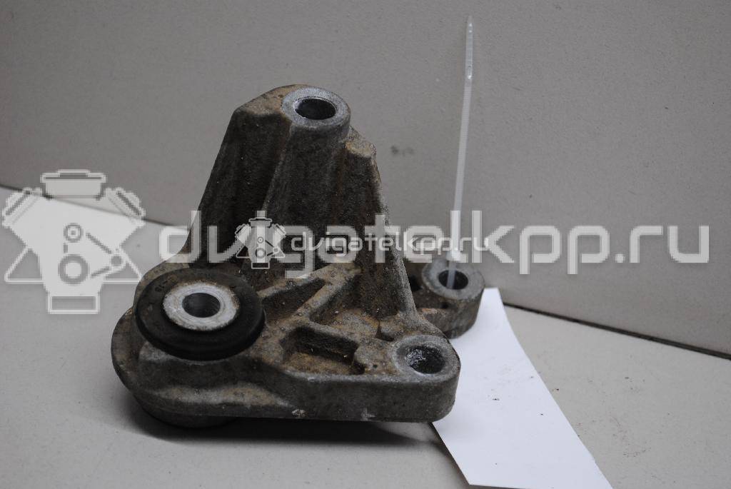 Фото Кронштейн КПП  1306901 для volvo S40 {forloop.counter}}