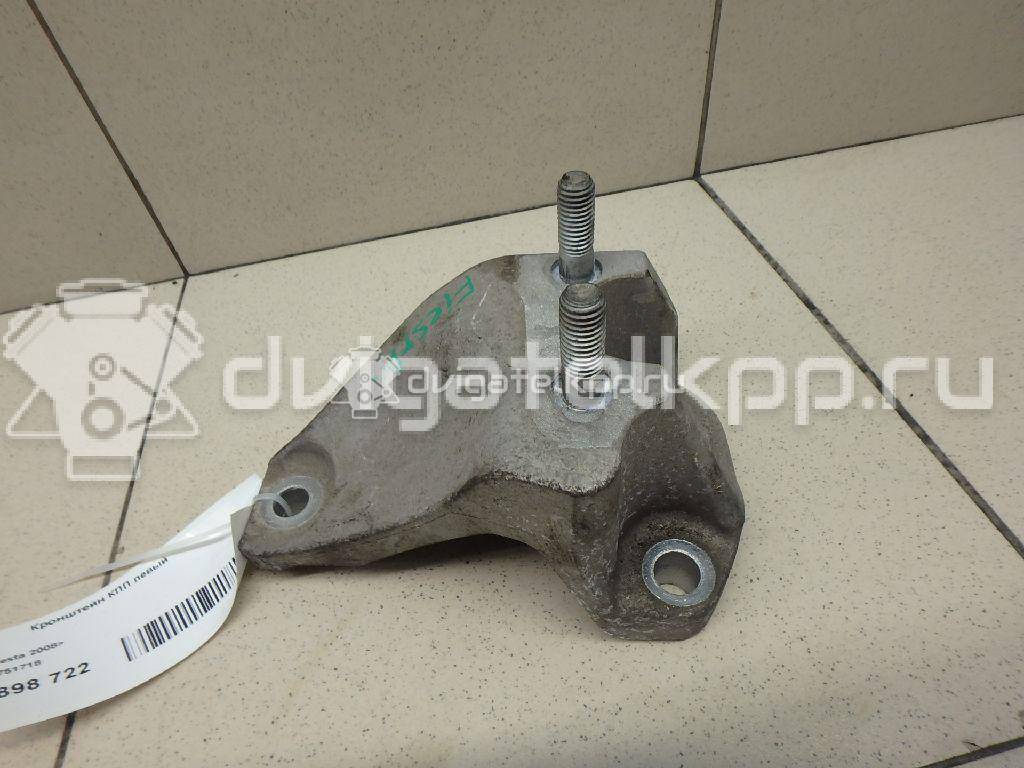 Фото Кронштейн КПП левый  1751718 для Ford Fiesta / B-Max Jk {forloop.counter}}