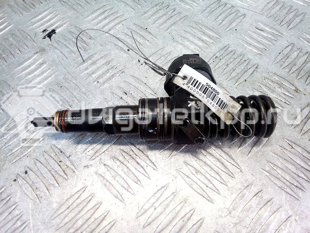 Фото Форсунка дизельная электрическая  038130073AG для volkswagen  Golf 5 (2003-2008) {forloop.counter}}