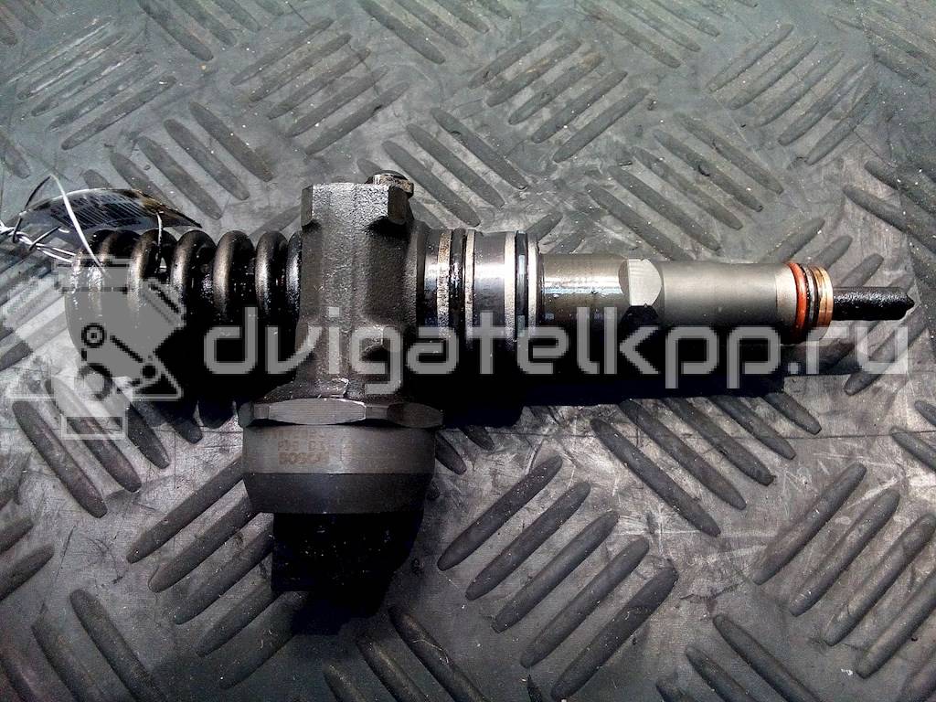 Фото Форсунка дизельная электрическая  038130073AG для volkswagen  Golf 5 (2003-2008) {forloop.counter}}