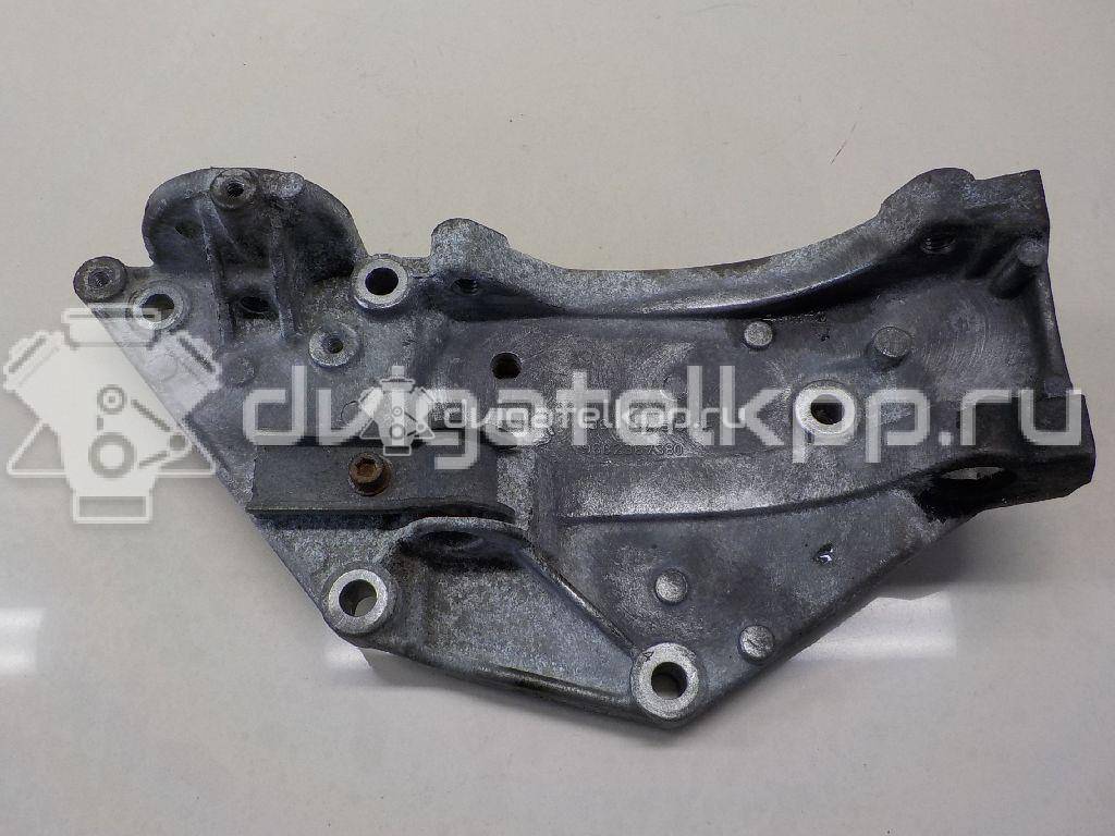 Фото Кронштейн генератора для двигателя RHR (DW10BTED4) для Peugeot / Citroen 136-140 л.с 16V 2.0 л Дизельное топливо 5706J5 {forloop.counter}}