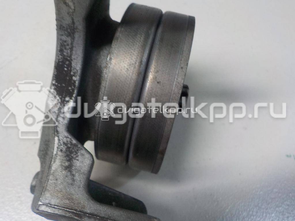 Фото Ролик руч.ремня с кронштейном  55565236 для Opel Tigra / Cascada W13 / Astra / Adam / Mokka X {forloop.counter}}