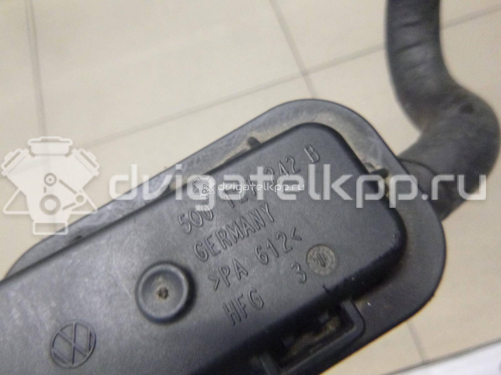 Фото Трубка топливная для двигателя CLHA для Volkswagen Golf 105 л.с 16V 1.6 л Дизельное топливо 5Q0130295J {forloop.counter}}