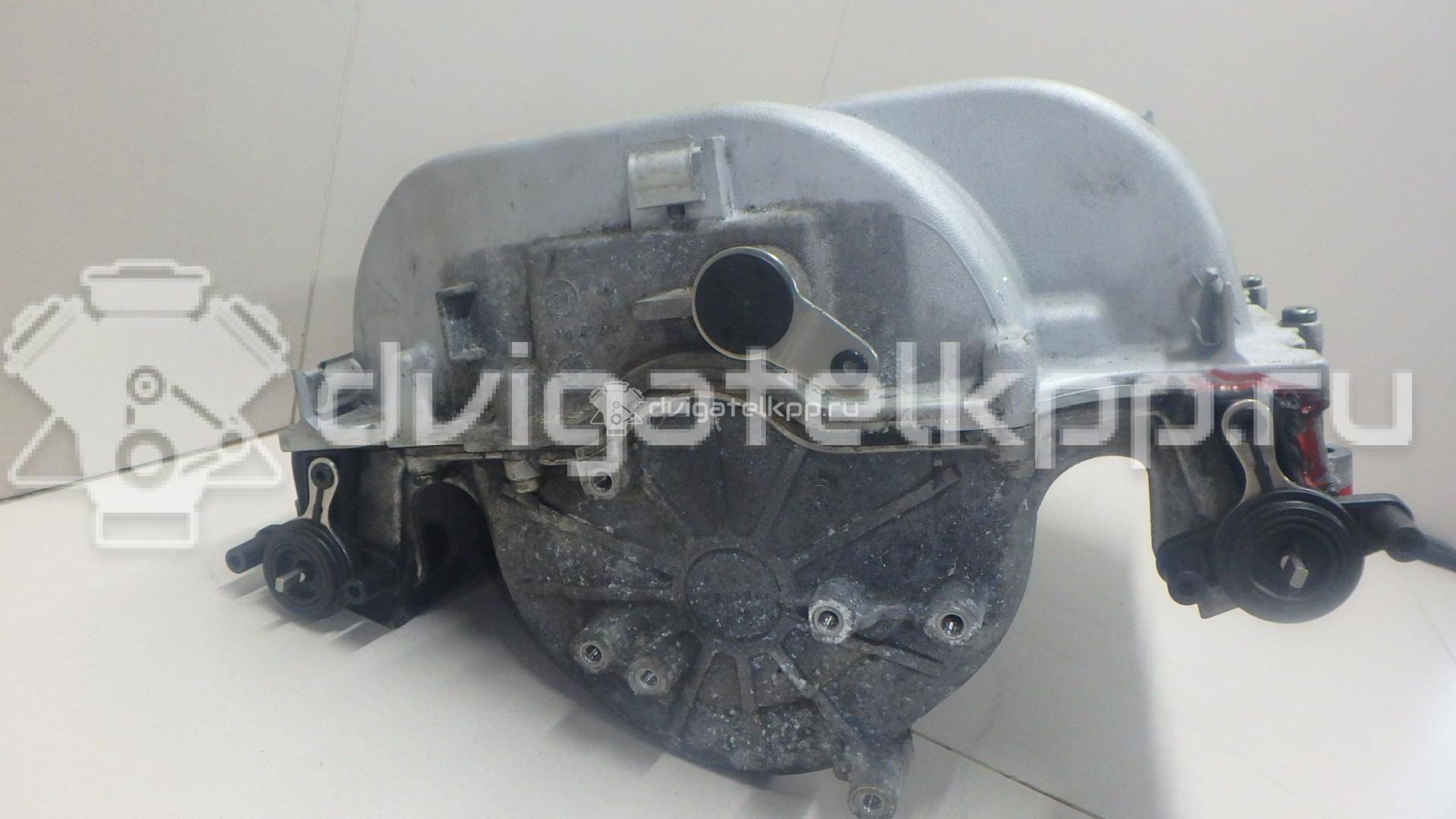 Фото Коллектор впускной для двигателя BAR для Volkswagen / Audi 314-350 л.с 32V 4.2 л бензин 079133185BN {forloop.counter}}