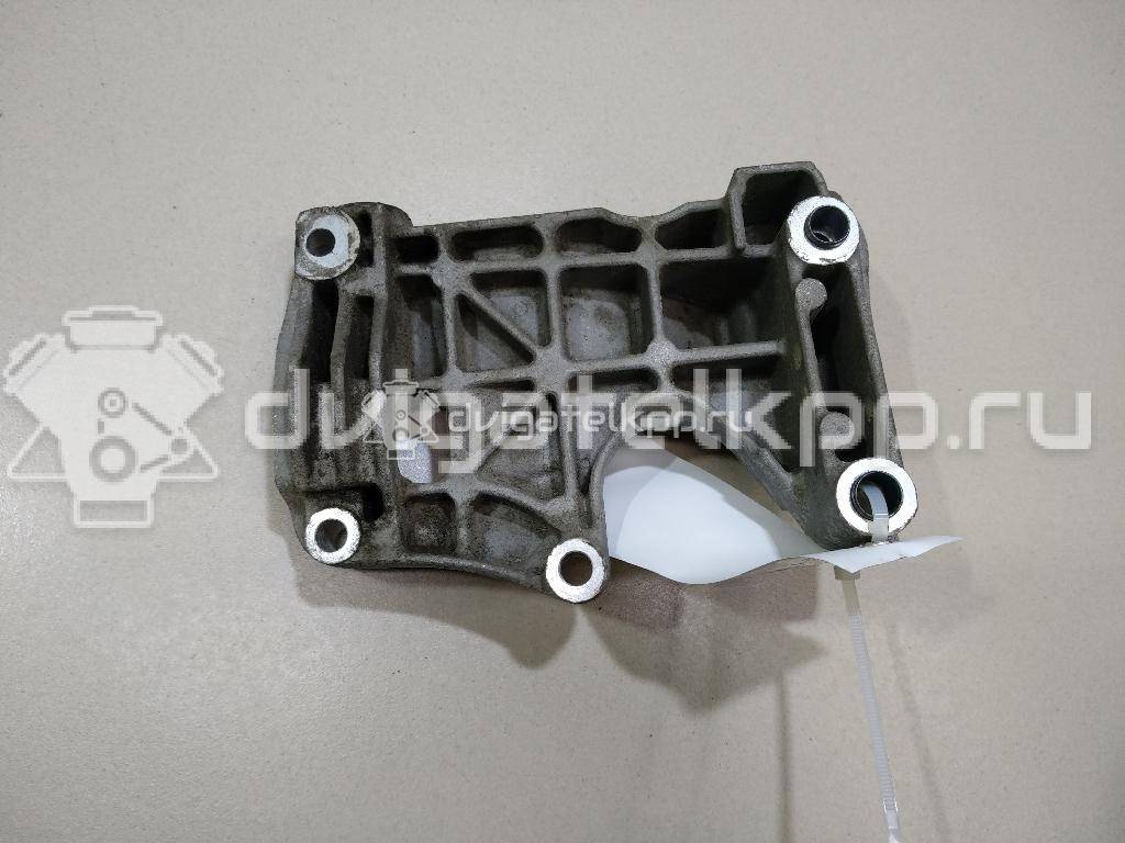 Фото Кронштейн генератора для двигателя BAR для Volkswagen / Audi 314-350 л.с 32V 4.2 л бензин 079903805AA {forloop.counter}}