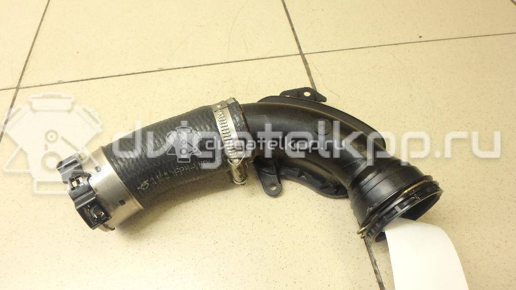 Фото Патрубок интеркулера для двигателя 204DTD для Jaguar / Land Rover 150-180 л.с 16V 2.0 л Дизельное топливо LR072134 {forloop.counter}}