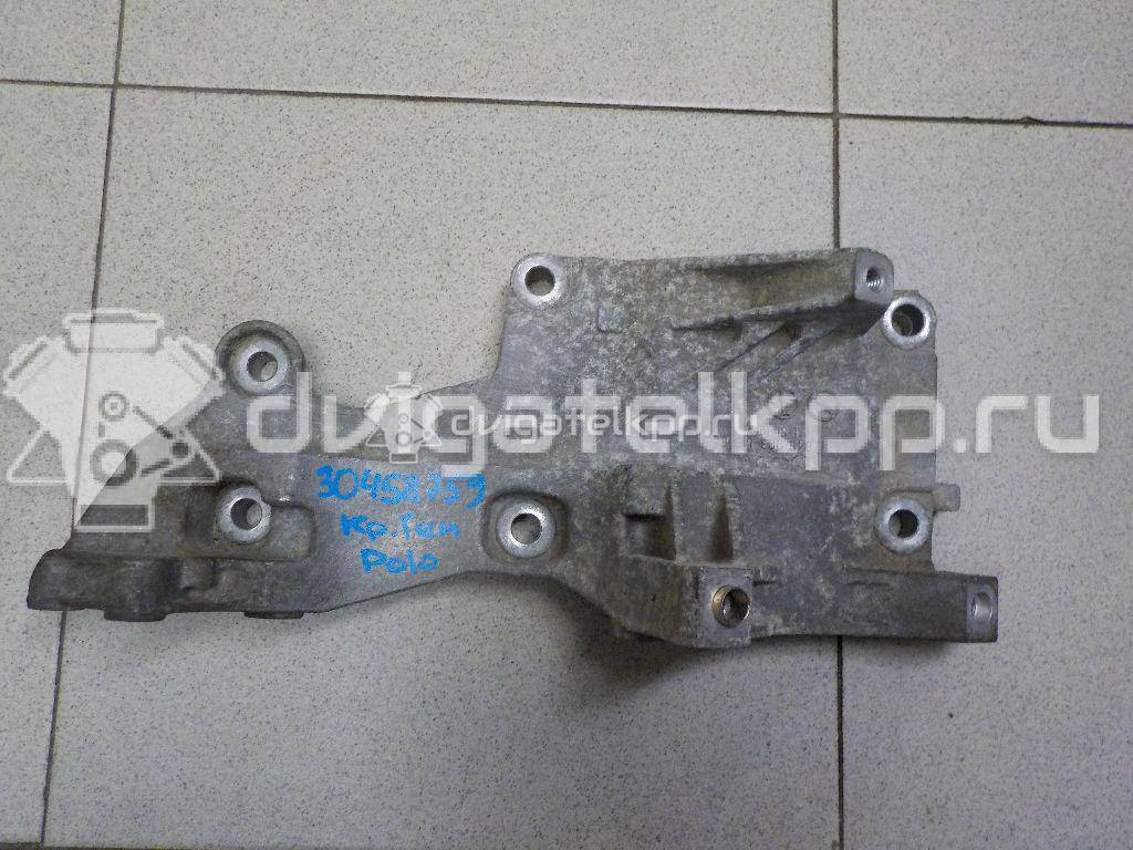 Фото Кронштейн генератора  045903141E для audi A2 [8Z0] {forloop.counter}}