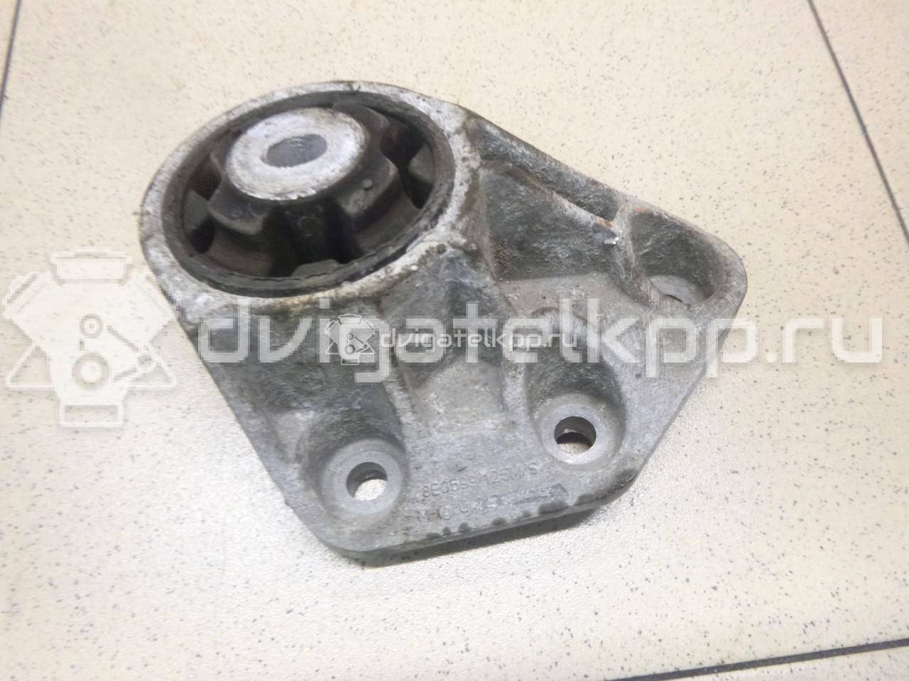 Фото Опора заднего редуктора  8e0599125j для Audi A4 / A6 {forloop.counter}}