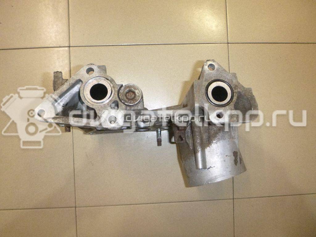 Фото Корпус масляного фильтра для двигателя 1VD-FTV для Toyota Land Cruiser 205-286 л.с 32V 4.5 л Дизельное топливо 1560951010 {forloop.counter}}