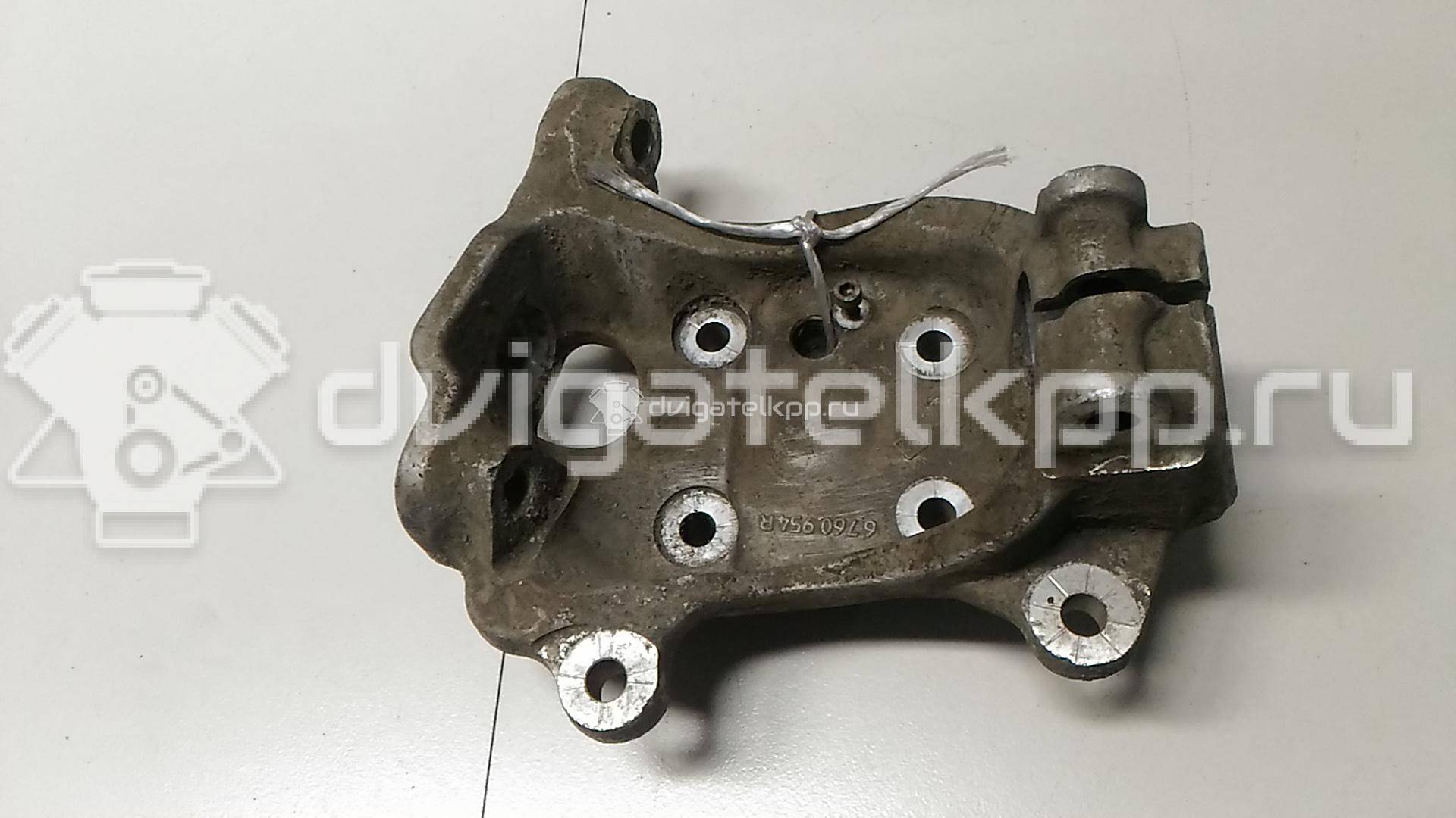 Фото Кулак поворотный передний правый  31216760954 для Bmw 5 {forloop.counter}}