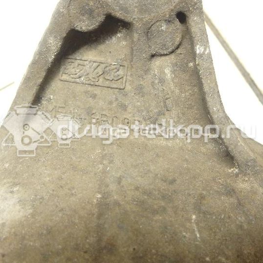 Фото Кронштейн КПП  1306901 для volvo S40