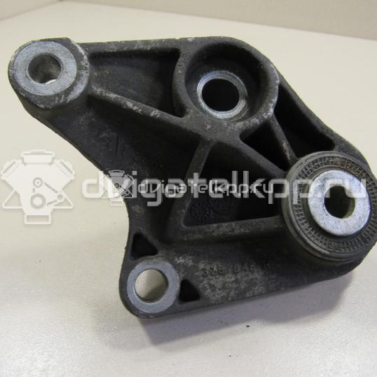 Фото Кронштейн КПП  1306901 для volvo S40